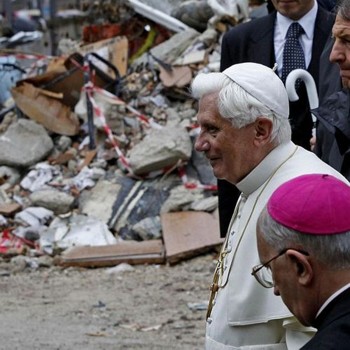 La visita del Papa ai terremotati e l'Italia unita sulla. Di Goffredo Palmerini.