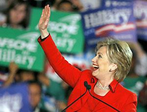 Hillary Clinton torna in corsa per la candidatura.