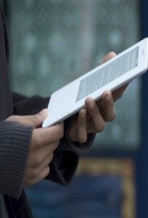 Il racconto breve mette ko il romanzo.