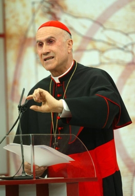 Il cardinale Tarcisio Bertone.