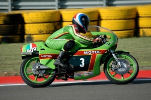 Jean Francois baldè su Kavasaki KR 250.
