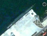 Il sottomarino cinese nel porto di Dalian (da Google Earth).