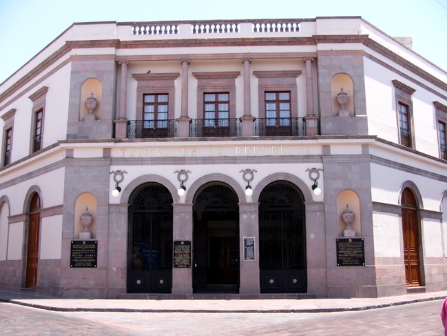 Quer�taro, Messico: il Teatro della Repubblica.